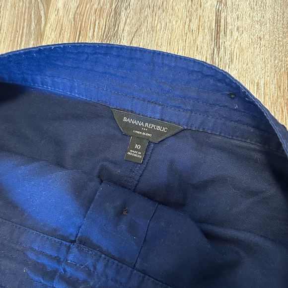 Banana Republic navy skirt 💙 - Picture 3 of 4